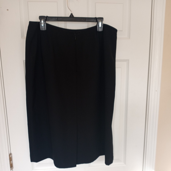 Le Suit Skirt Set Size 18 - Picture 3 of 4